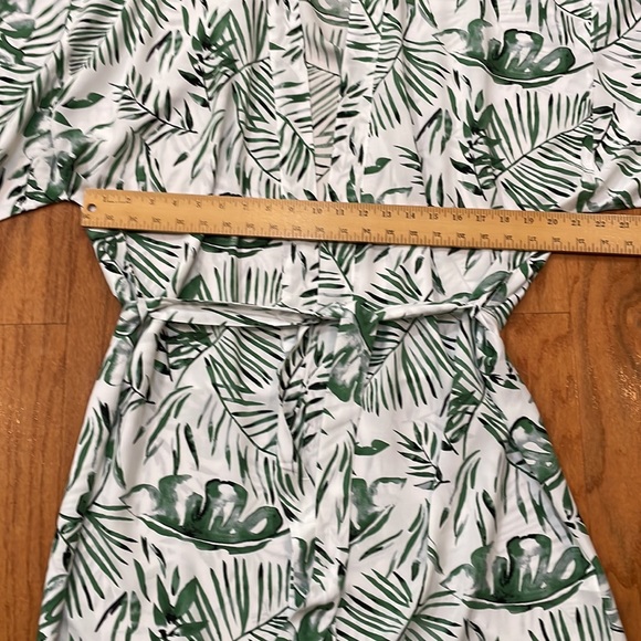Poppy Love Petal Woman Robe One size fits most Green white fern palm print tie - Picture 3 of 10